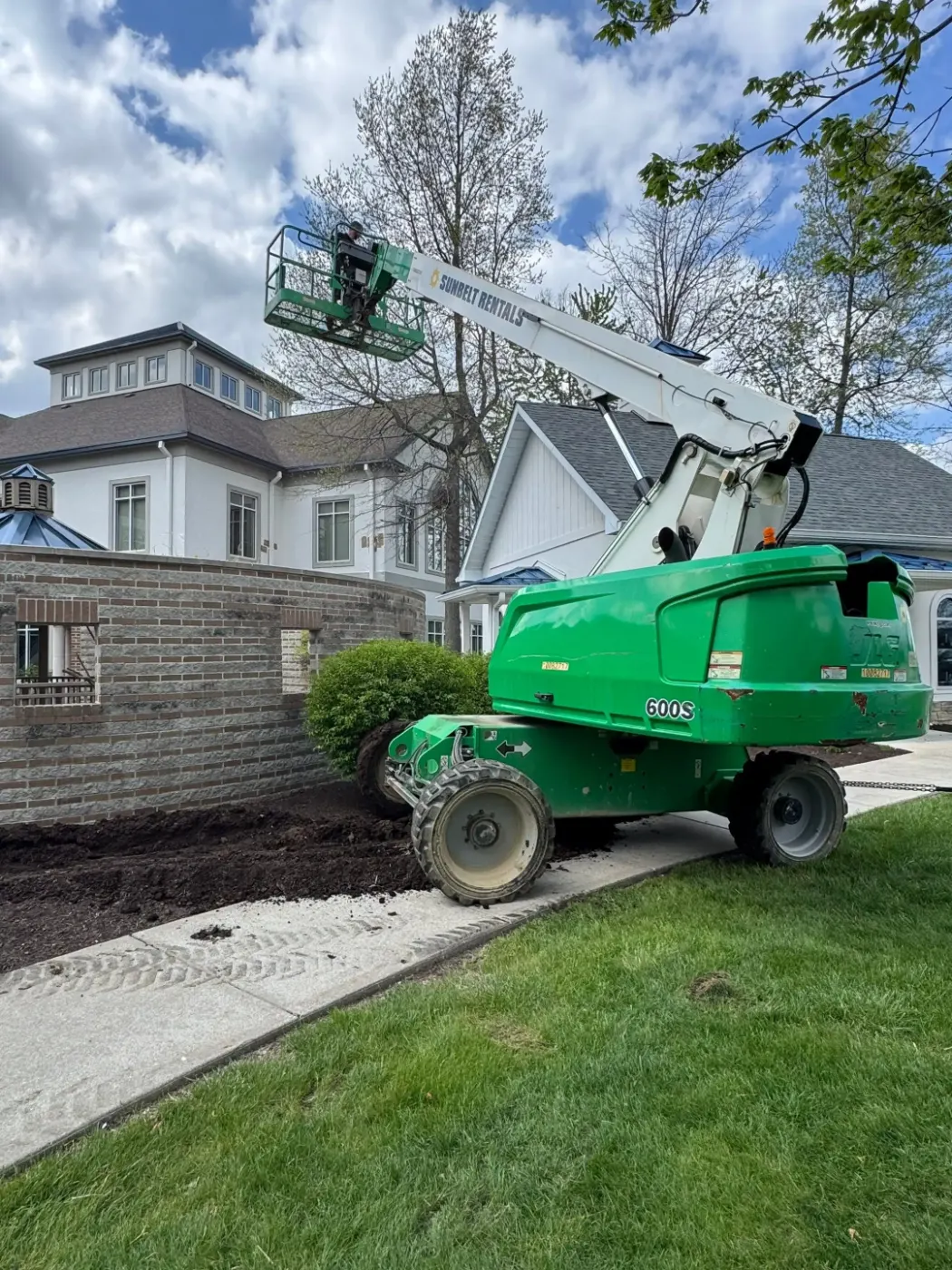 Manufacturer-certified roof installation in Vincennes